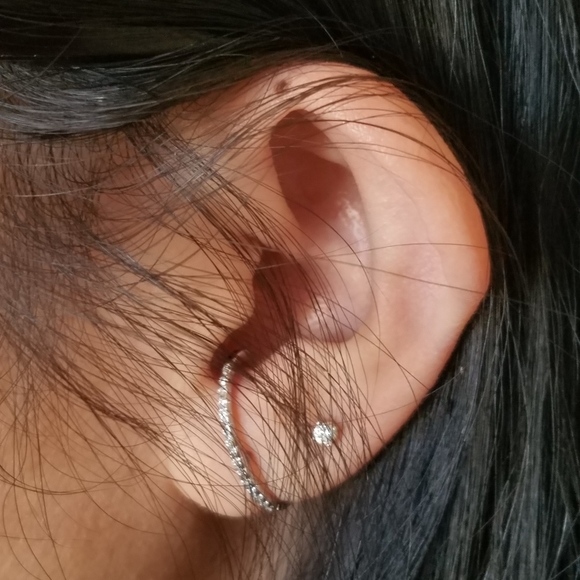 14k white gold plated brass ear cuff - Picture 6 of 8